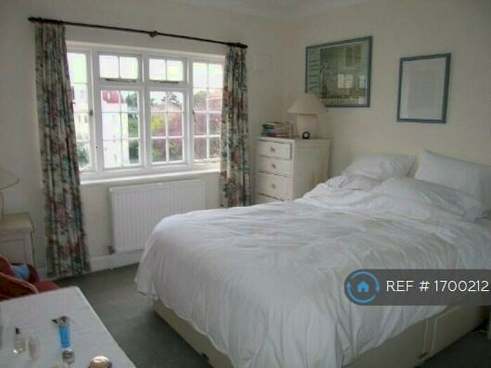 2 Bedroom Flat To Rent In Etchingham Court, London, N3