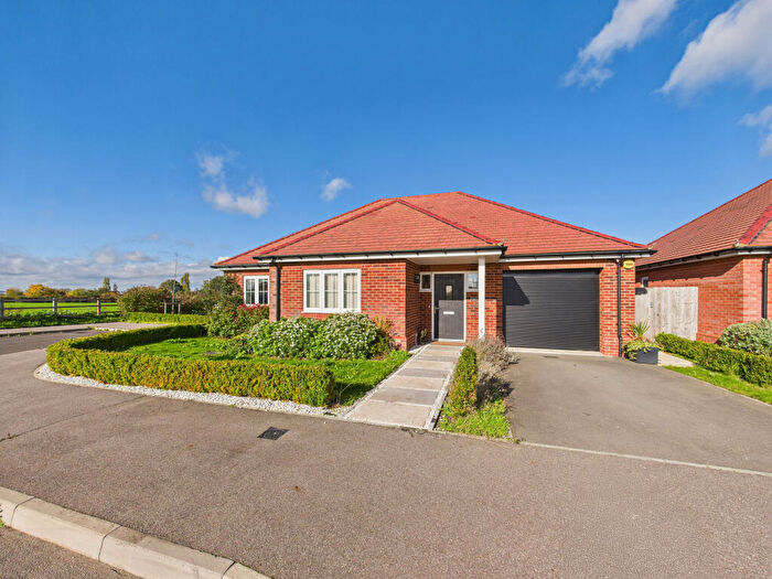 3 Bedroom Detached Bungalow For Sale In Mercian Road, Thame, Thame, Oxfordshire, OX9