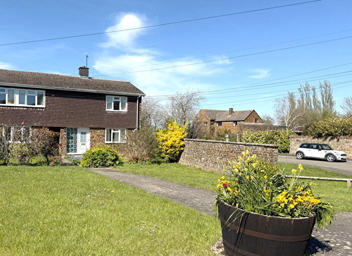 2 Bedroom End Of Terrace House To Rent In The Green, Radway, CV35