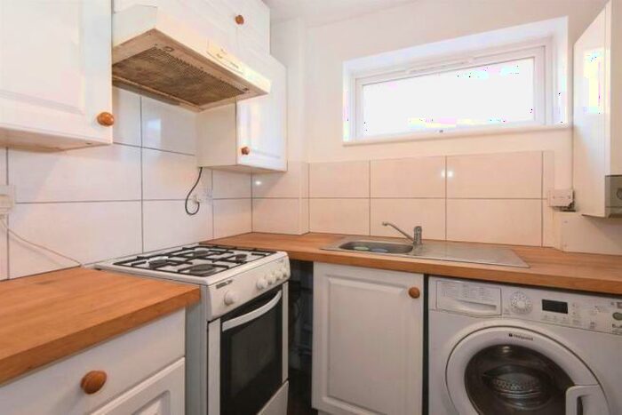 2 Bedroom Apartment To Rent In Bullar Road, Southampton, SO18
