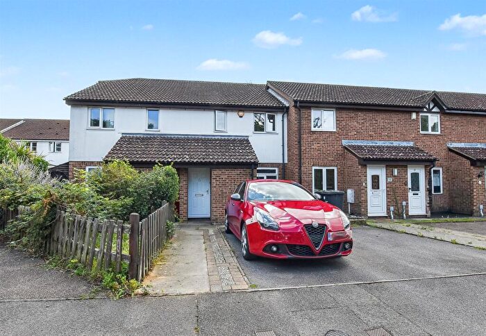1 Bedroom Maisonette For Sale In Hawkes Road, Eccles, ME20
