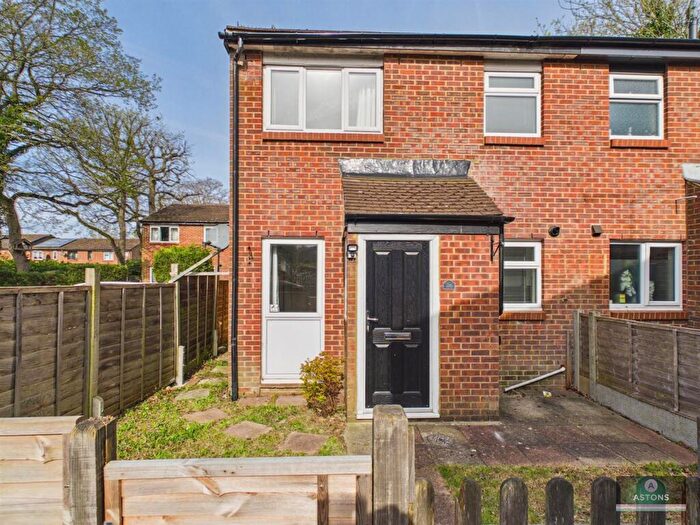 1 Bedroom End Of Terrace House For Sale In Kenilworth Close, Crawley, RH11
