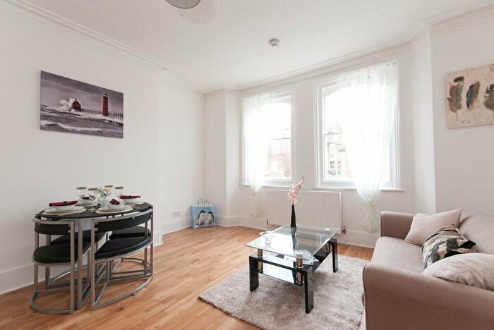 2 Bedroom Flat To Rent In Cheriton Road, Folkestone, Kent, CT20