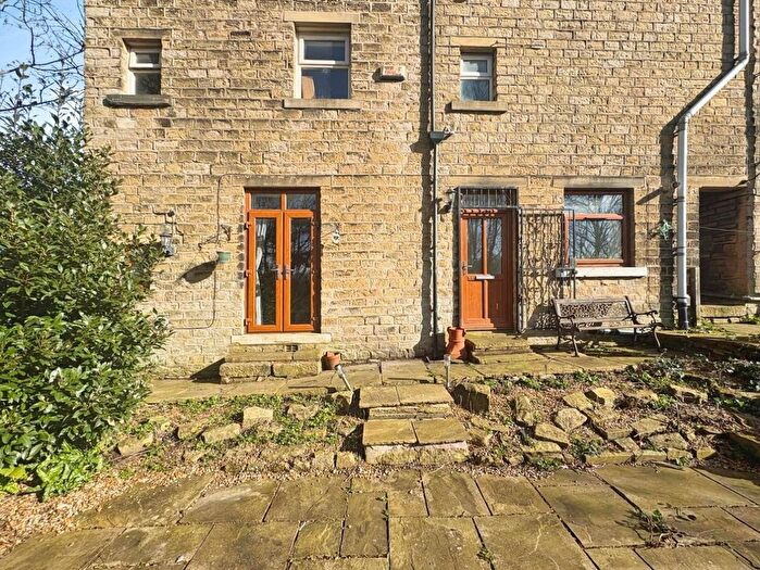 1 Bedroom Flat To Rent In Taylor Hill Road, Huddersfield, HD4