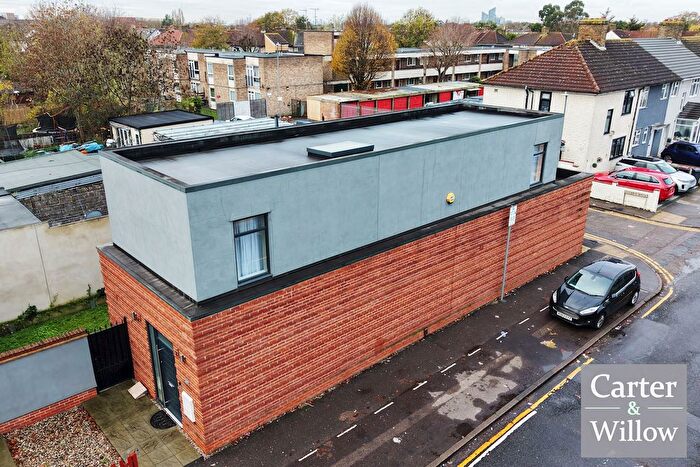 3 Bedroom Detached House For Sale In Becontree Avenue, Dagenham, RM8