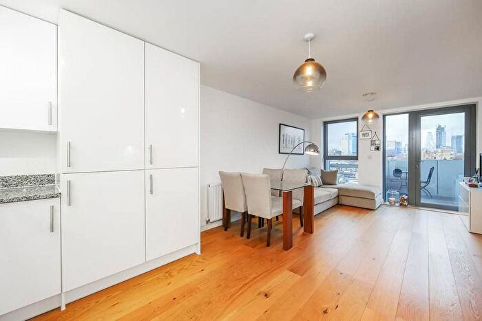 1 Bedroom Flat For Sale In Fulneck Place, Mile End, London, E1