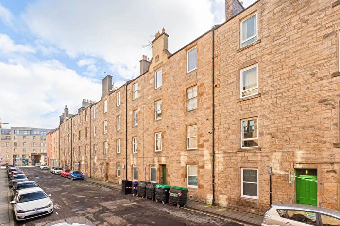 3 Bedroom Flat For Sale In Upper Grove Place, Edinburgh, EH3