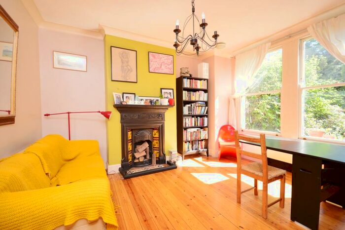 2 Bedroom Flat To Rent In Adelaide Avenue, SE4
