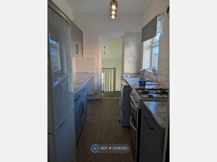 3 Bedroom Flat To Rent In Selbourne Street, South Shields, NE33