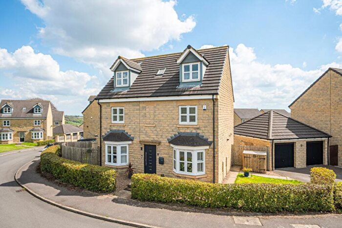 5 Bedroom Detached House For Sale In Warton Avenue, Lindley, Huddersfield, HD3