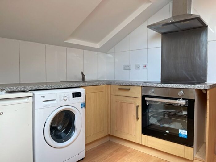 2 Bedroom Flat To Rent In Manor Road, Wallington, SM6