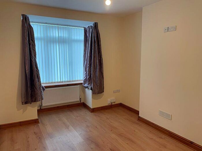 1 Bedroom Flat To Rent In Prices Lane, Wrexham, LL11