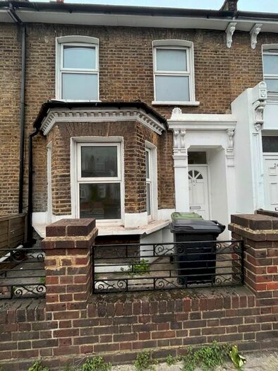 3 Bedroom Terraced House To Rent In Malpas Road, London, SE4