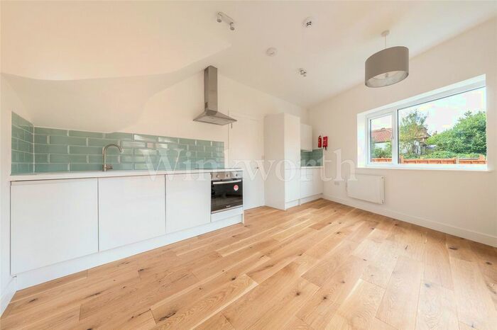 1 Bedroom Flat To Rent In Woodstock Road, London, NW11