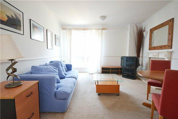 1 Bedroom Flat To Rent In Royal Tower Lodge, Cartwright Street, E1
