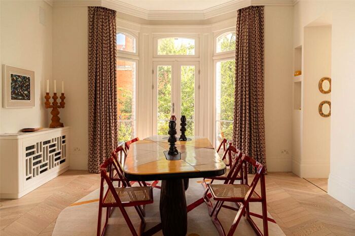 2 Bedroom Apartment For Sale In Elm Park Gardens, Chelsea, SW10