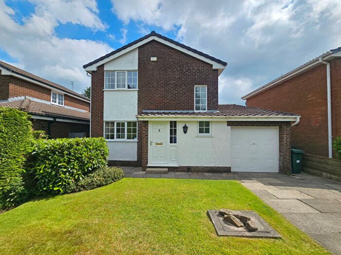 3 Bedroom Detached House For Sale In Muirfield Close, Heywood, OL10