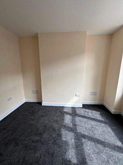 2 Bedroom Flat To Rent In Townsend Road, Southall, UB1