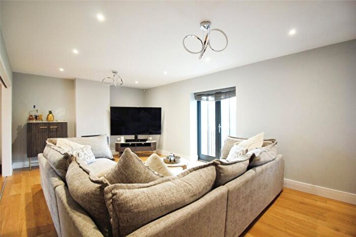 4 Bedroom House For Sale In James Farm, James Lane, Grazeley Green, RG7