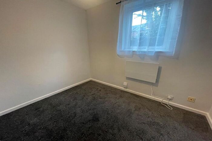 2 Bedroom Apartment To Rent In Tonnelier Road, Dunkirk, NG7
