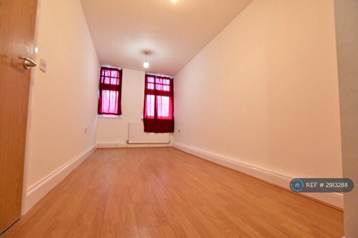 2 Bedroom Flat To Rent In T L House, Luton, LU1