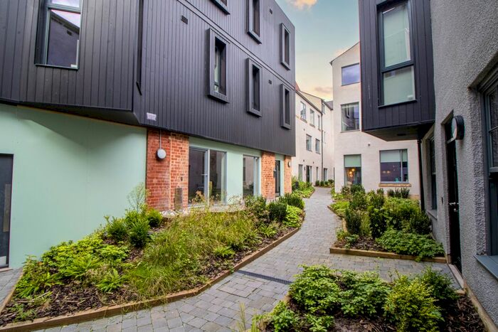 2 Bedroom Flat To Rent In Briggate, Leeds, LS1