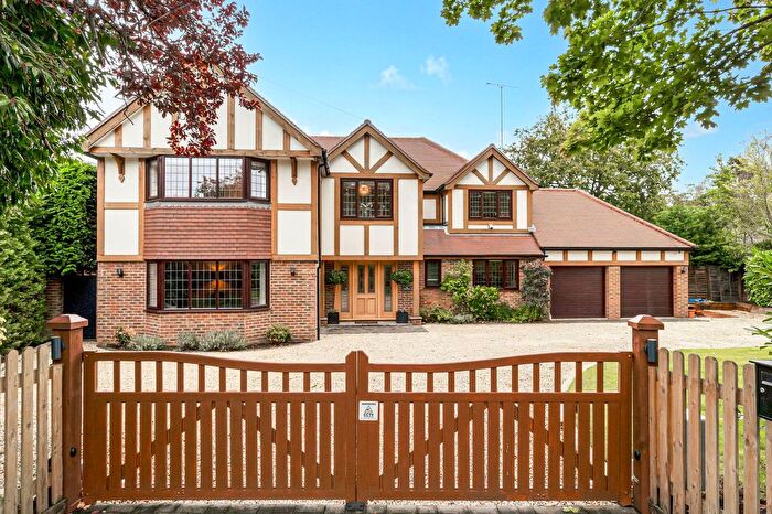 5 Bedroom Detached House For Sale In Ridgway, Pyrford, GU22