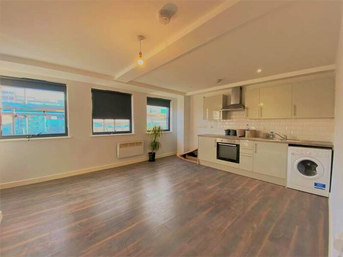 Flat To Rent In Kings Oak House, Junction Road, Harrow, HA1