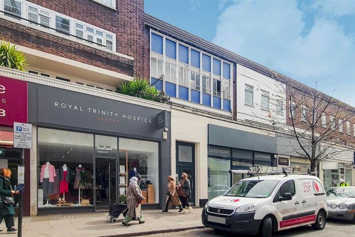 3 Bedroom Flat To Rent In Queensway, London, W2