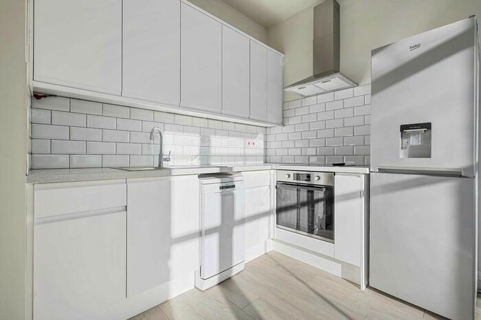 1 Bedroom Flat To Rent In Bassett Road, Ladbroke Grove, London, W10