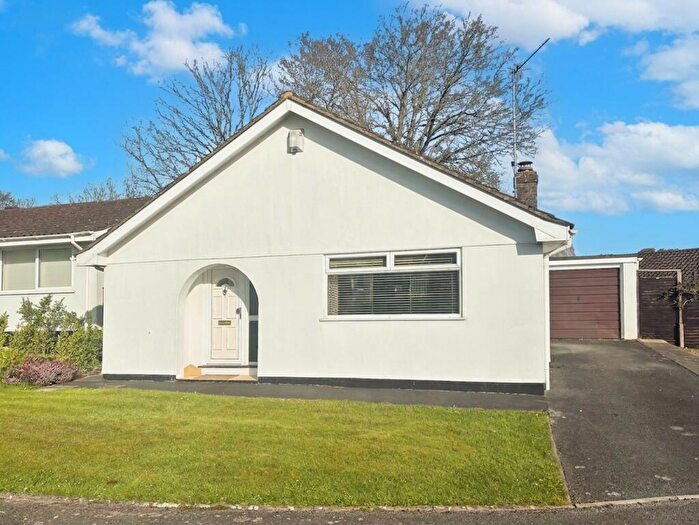 3 Bedroom Bungalow For Sale In Broomfield Drive, Alderholt, SP6