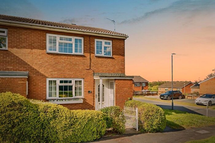 3 Bedroom End Of Terrace House For Sale In Kelcbar Close, Tadcaster, LS24