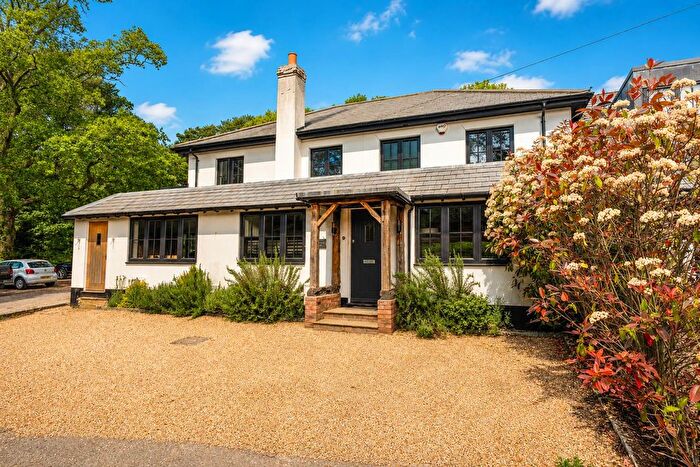 4 Bedroom Property For Sale In Blackheath Lane, Blackheath, Guildford, GU4