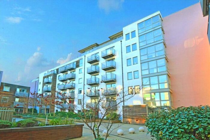 2 Bedroom Flat To Rent In Alaska Building, Deals Gateway, London, SE13