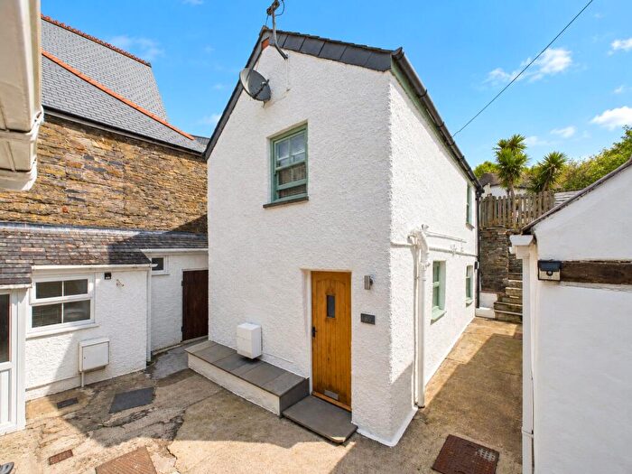2 Bedroom Detached House For Sale In Egloshayle Road, Wadebridge, Cornwall, PL27