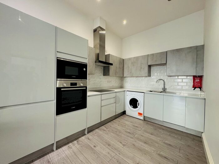 2 Bedroom Flat To Rent In Flat Great Hampton Street, Birmingham, West Midlands, B18