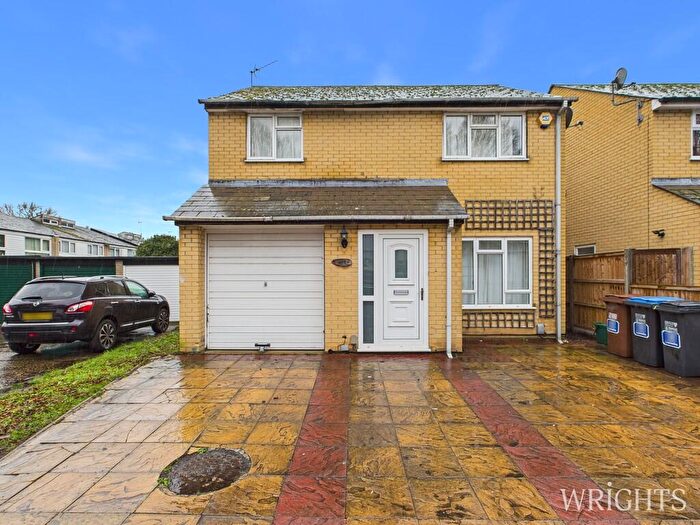 4 Bedroom Detached House To Rent In Daniells, Welwyn Garden City, AL7