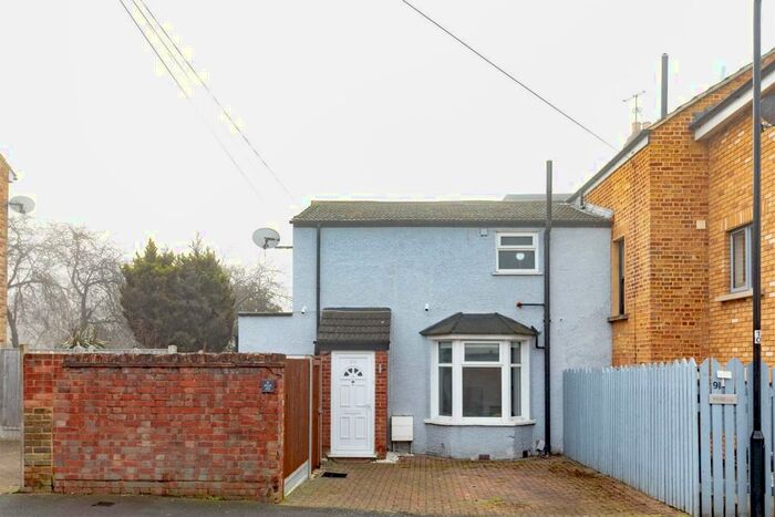 1 Bedroom House To Rent In Hatherley Road, Walthamstow, E17