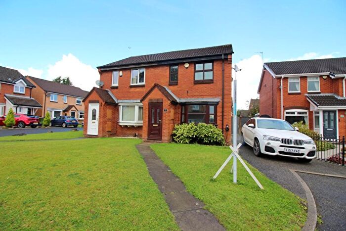 3 Bedroom Semi-Detached House To Rent In Whitewell Close, Bury, BL9