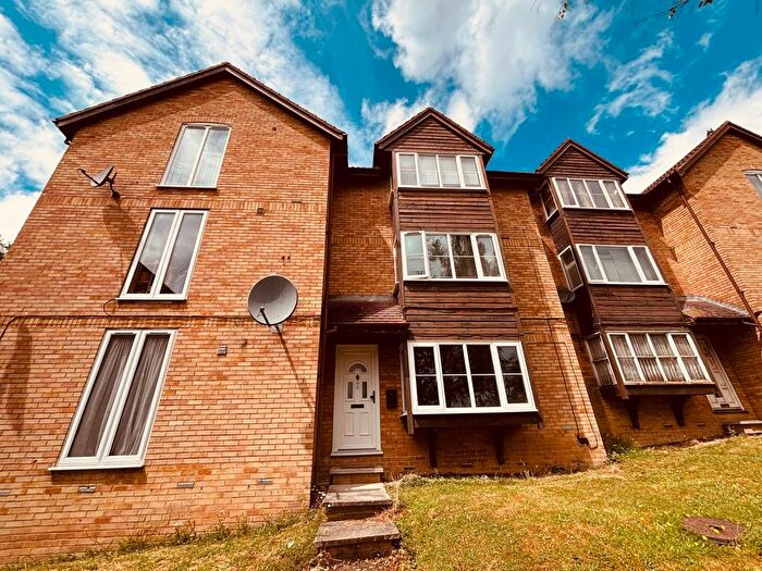 Studio To Rent In Colwyn Green, Snowden Drive, NW9