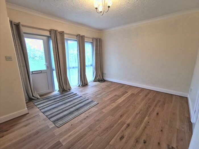 1 Bedroom Bungalow To Rent In Ellis Gardens, Norwich, NR4