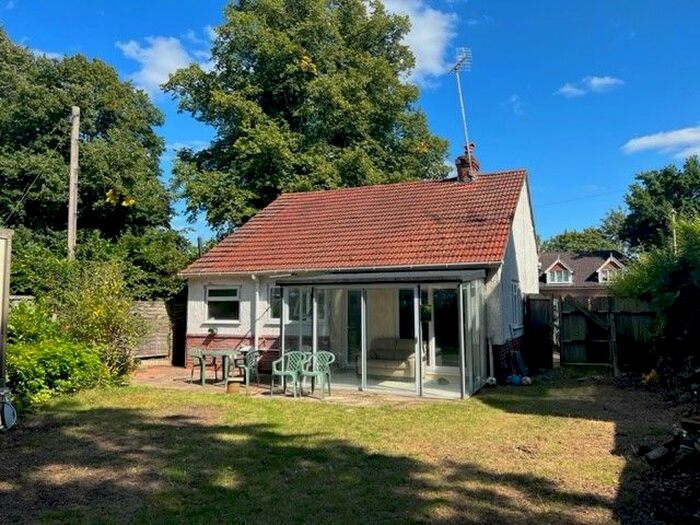 3 Bedroom Bungalow To Rent In St. Johns Road, Farnborough, GU14