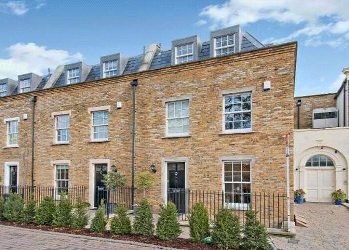 4 Bedroom End Of Terrace House To Rent In Sadlers Gate Mews, Commondale, London, SW15