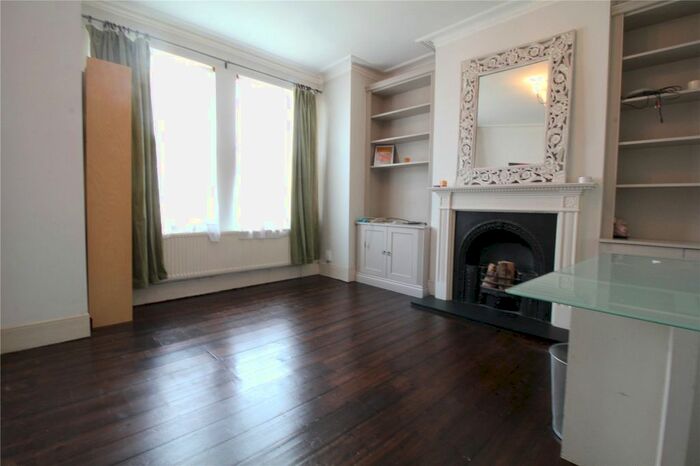4 Bedroom Flat To Rent In Vaughan Road, Harrow, Middlesex, HA1