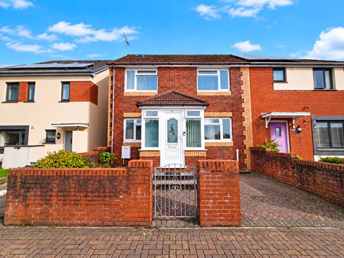 4 Bedroom Semi Detached House For Sale In Willshere Road, Barnstaple, Devon, EX32