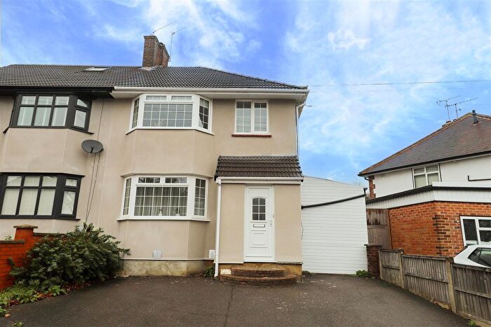 3 Bedroom Semi Detached House For Sale In Honeycroft Hill, Hillingdon, UB10