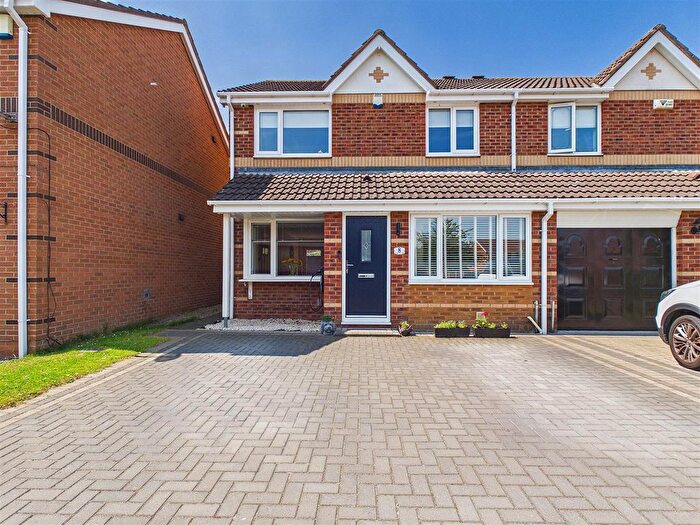3 Bedroom Semi Detached House For Sale In Wharfedale Close, Ingleby Barwick, TS17
