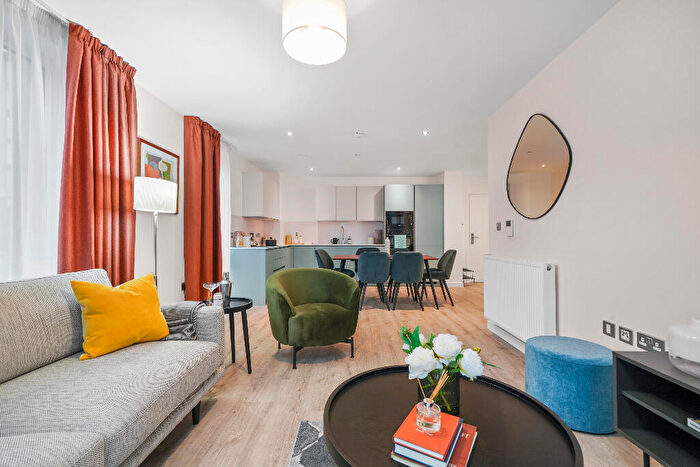 2 Bedroom Apartment To Rent In Chalk, M5
