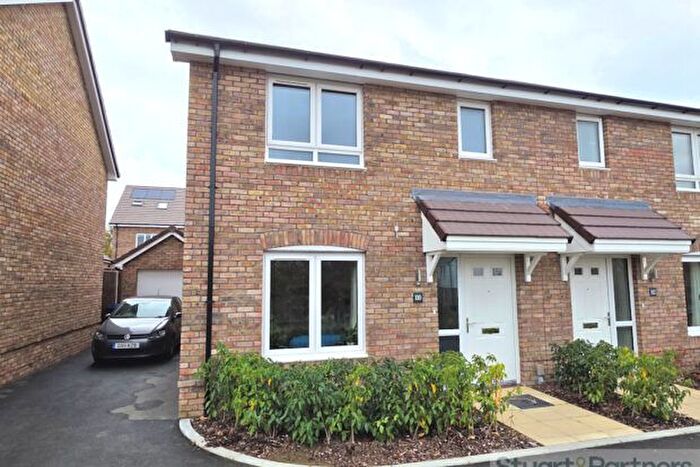 3 Bedroom Semi-Detached House To Rent In Avenue De Warenne, Hassocks, BN6