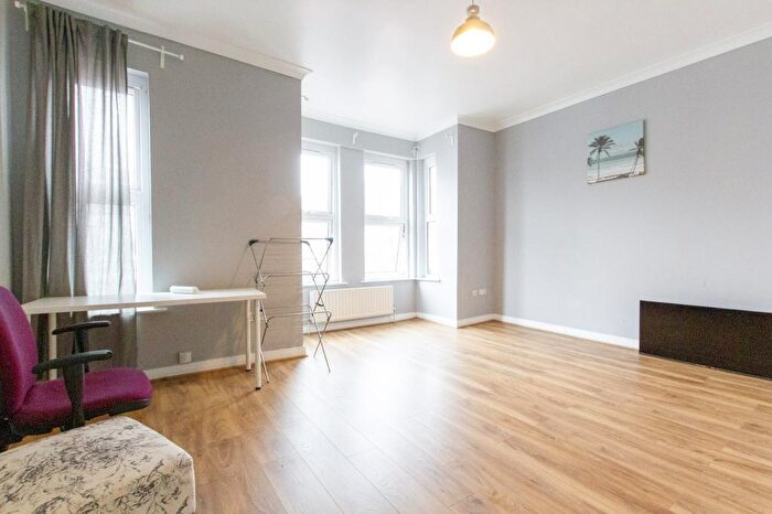 2 Bedroom Flat To Rent In Wilton Avenue, Southampton, SO15